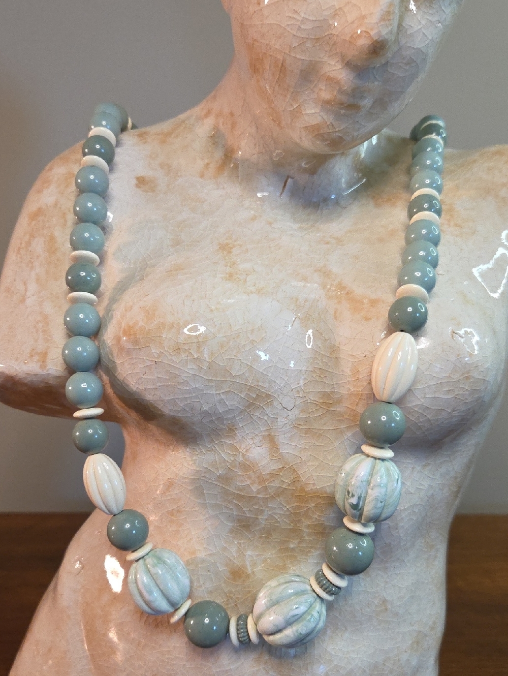 Vintage Plastic Bead Necklace Barrel Clasp 28"